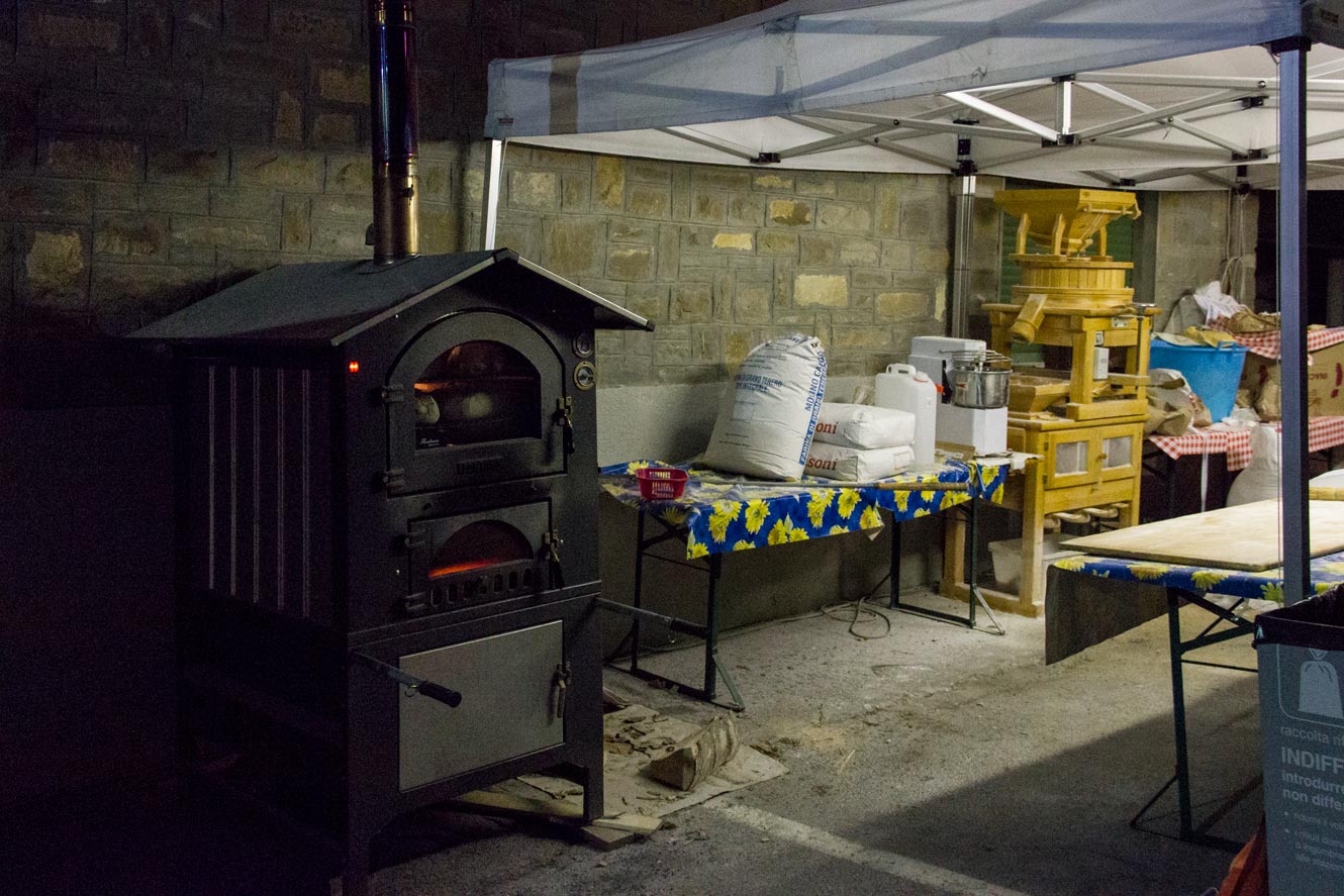 Sagra del Ciaccio forno e mulino per il pane